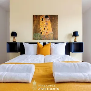  Apartment New! Pineapple Zwinger Iii Deutschland